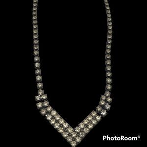 Hollywood glamour v rhinestone sparkle necklace